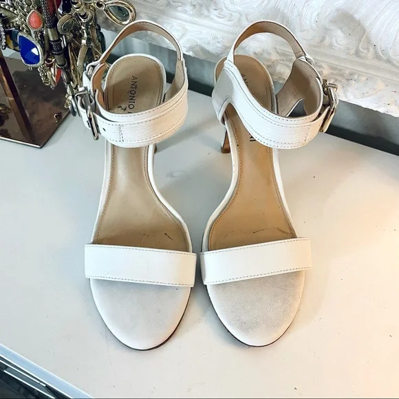 Antonio Melani white heeled sandals - Picture 2 of 5